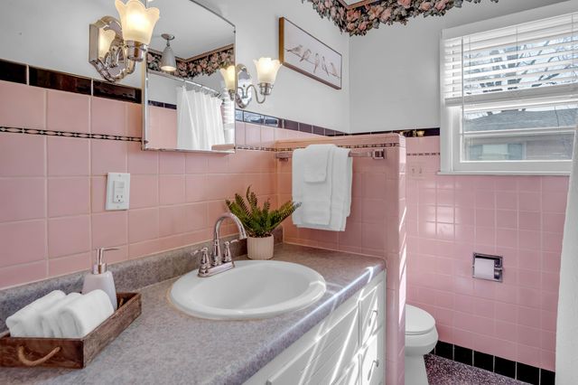 2011 Terrace Dr, Newton, KS 67114