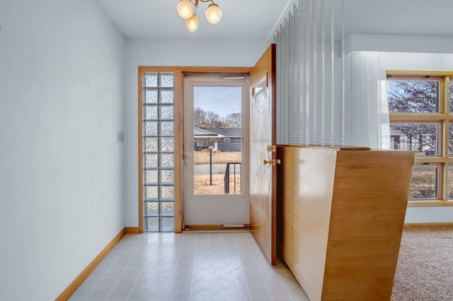 2011 Terrace Dr, Newton, KS 67114