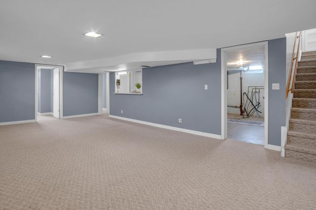 2011 Terrace Dr, Newton, KS 67114