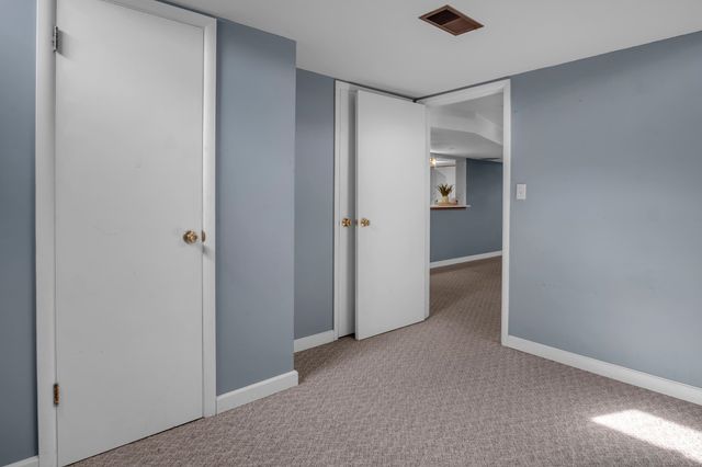 2011 Terrace Dr, Newton, KS 67114