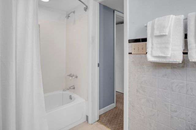 2011 Terrace Dr, Newton, KS 67114