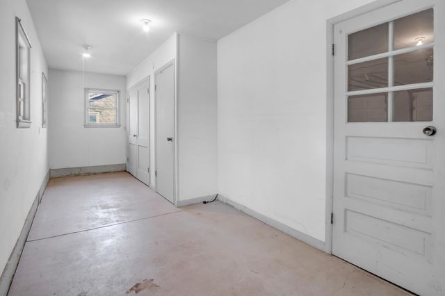 2011 Terrace Dr, Newton, KS 67114