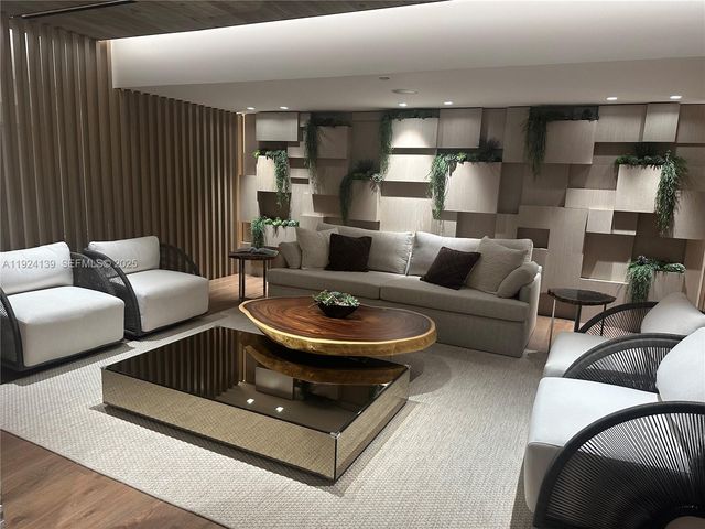 2301 Collins Ave 636, Miami Beach, FL 33139