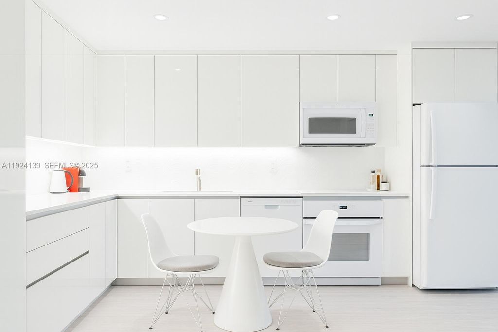 2301 Collins Ave 636, Miami Beach, FL 33139