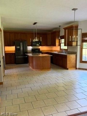 11816 Beckenham Road, North Royalton, OH 44133