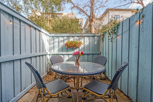 2727 Hood Street 105, Dallas, TX 75219