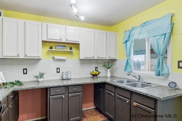 445 MCCOMB AVE, Cheyenne, WY 82007