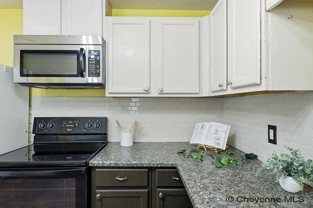 445 MCCOMB AVE, Cheyenne, WY 82007