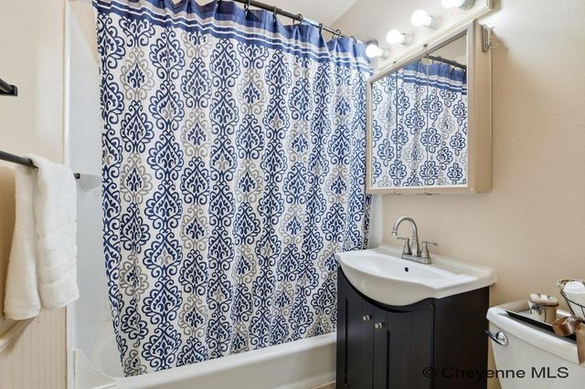 445 MCCOMB AVE, Cheyenne, WY 82007