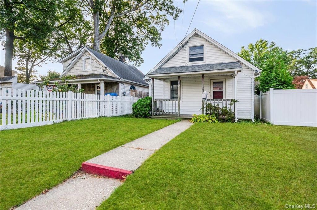 542 May Street, South Hempstead, NY 11550