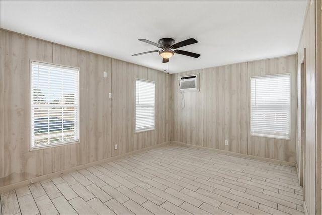 905 Louisiana Ave, Corpus Christi, TX 78404