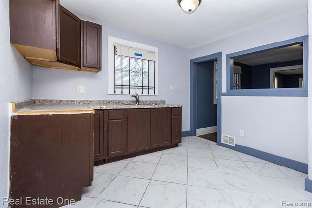 6427 Linsdale Street, Detroit, MI 48204
