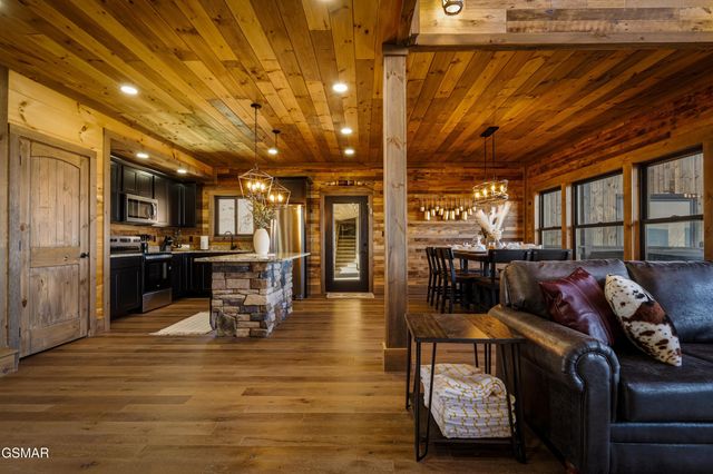 2130 Ross Way, Sevierville, TN 37876