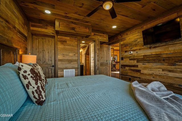 2130 Ross Way, Sevierville, TN 37876