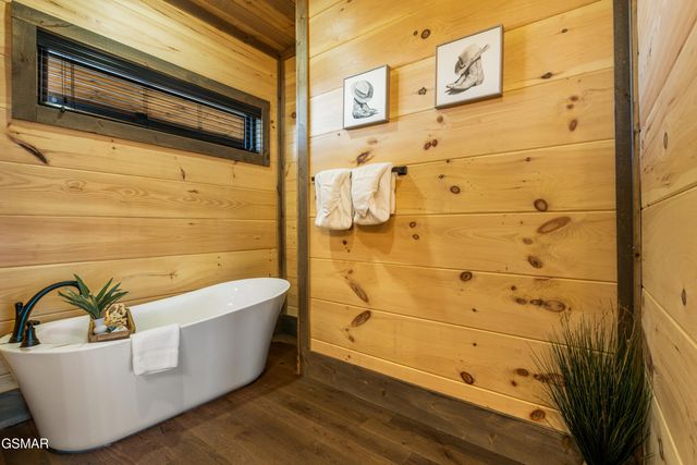 2130 Ross Way, Sevierville, TN 37876