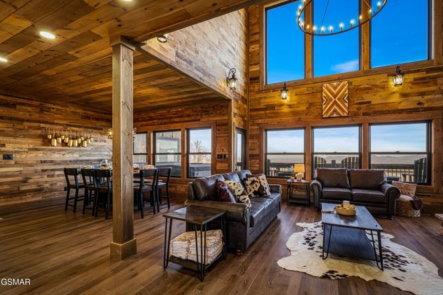 2130 Ross Way, Sevierville, TN 37876