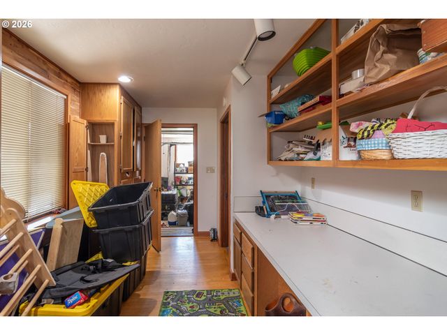 4890 HENDERER Rd, Elkton, OR 97436