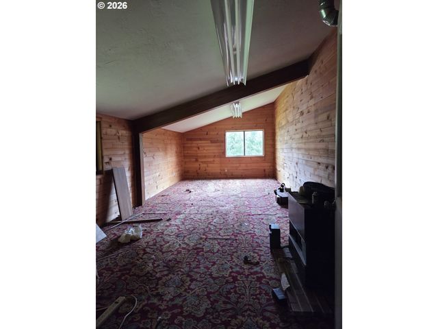 4890 HENDERER Rd, Elkton, OR 97436