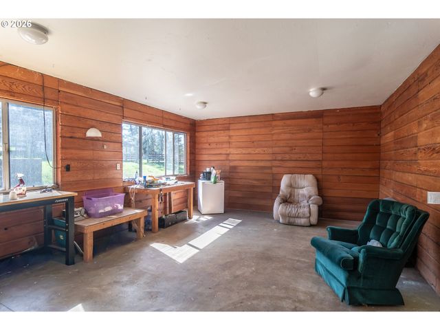 4890 HENDERER Rd, Elkton, OR 97436