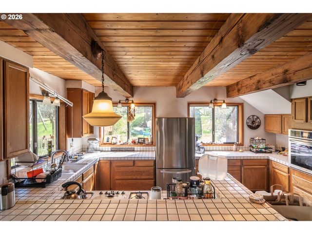 4890 HENDERER Rd, Elkton, OR 97436