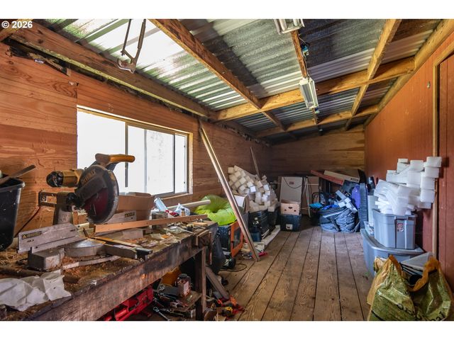 4890 HENDERER Rd, Elkton, OR 97436