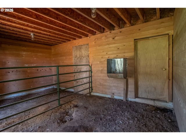 4890 HENDERER Rd, Elkton, OR 97436