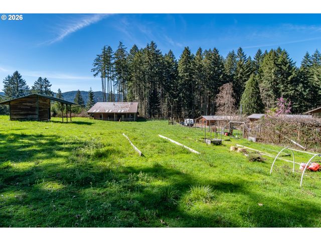 4890 HENDERER Rd, Elkton, OR 97436