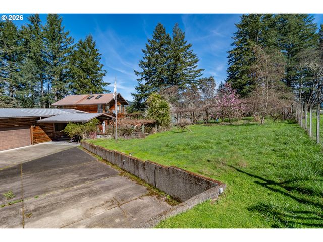 4890 HENDERER Rd, Elkton, OR 97436