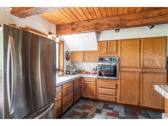 4890 HENDERER Rd, Elkton, OR 97436