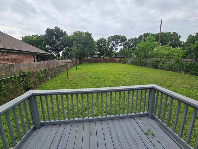 5010 Sunshine Drive, Fort Worth, TX 76105