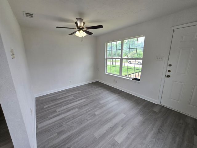 5010 Sunshine Drive, Fort Worth, TX 76105