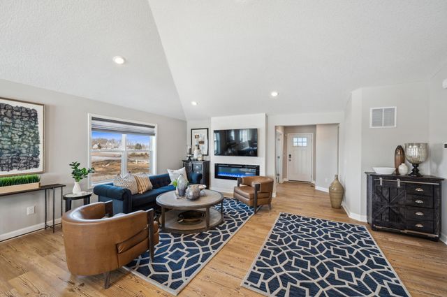 10870 Henslowe Avenue S, Cottage Grove, MN 55016