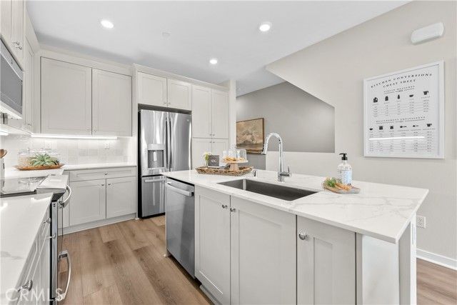 9423 N Sepulveda Blvd. 3, North Hills (los Angeles), CA 91343