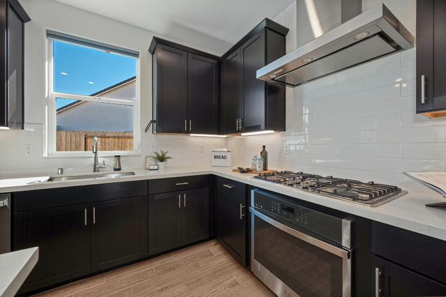 4520 Trout Lily Ln, Roseville, CA 95747