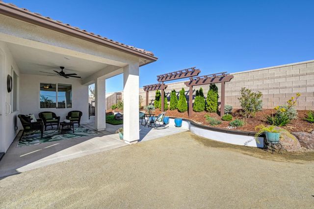 4520 Trout Lily Ln, Roseville, CA 95747