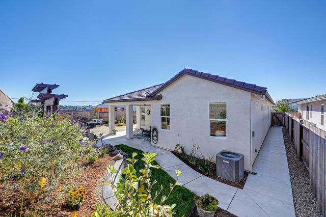 4520 Trout Lily Ln, Roseville, CA 95747