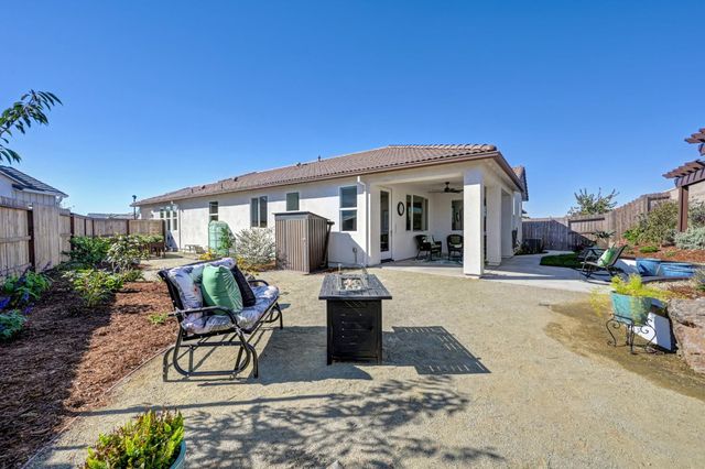 4520 Trout Lily Ln, Roseville, CA 95747