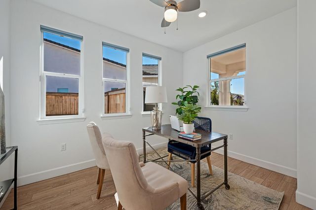 4520 Trout Lily Ln, Roseville, CA 95747