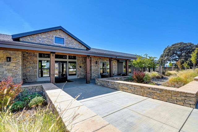 4520 Trout Lily Ln, Roseville, CA 95747