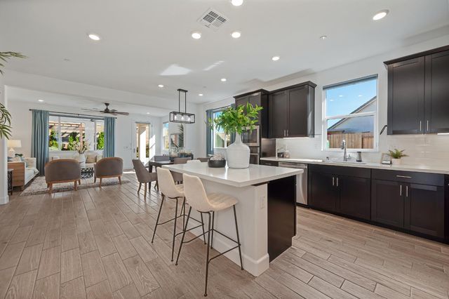4520 Trout Lily Ln, Roseville, CA 95747