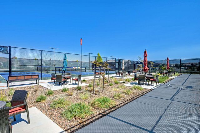 4520 Trout Lily Ln, Roseville, CA 95747