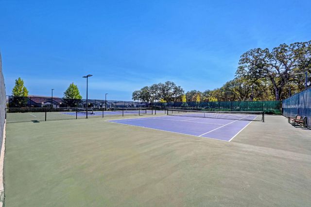 4520 Trout Lily Ln, Roseville, CA 95747