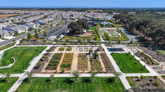 4520 Trout Lily Ln, Roseville, CA 95747