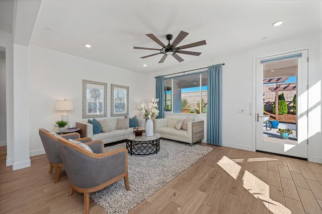 4520 Trout Lily Ln, Roseville, CA 95747