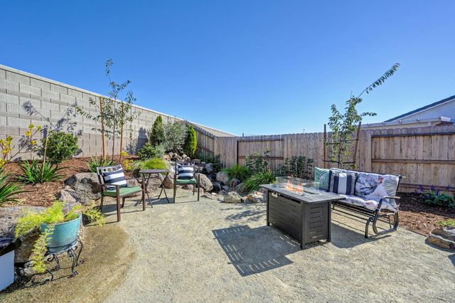 4520 Trout Lily Ln, Roseville, CA 95747