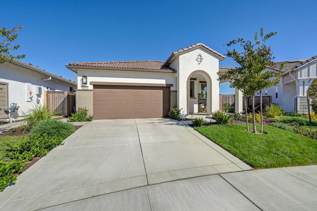 4520 Trout Lily Ln, Roseville, CA 95747