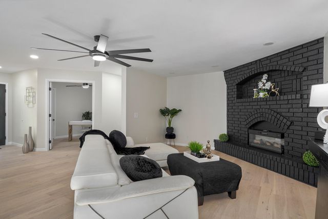5754 S Fair Oak Road, Springfield, MO 65810