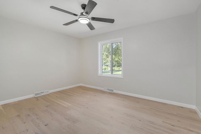 5754 S Fair Oak Road, Springfield, MO 65810