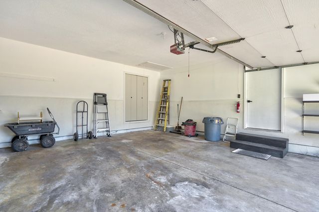 5754 S Fair Oak Road, Springfield, MO 65810