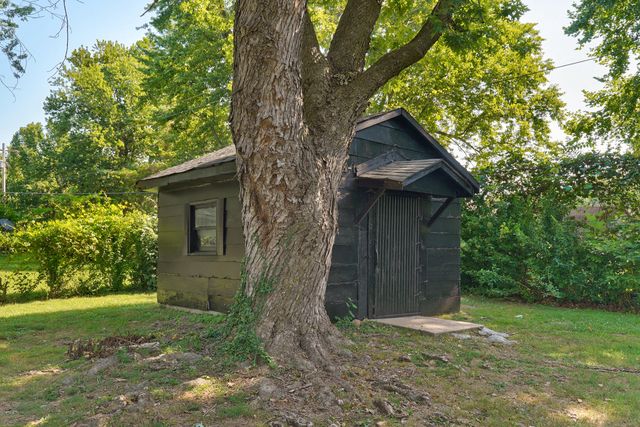 5754 S Fair Oak Road, Springfield, MO 65810